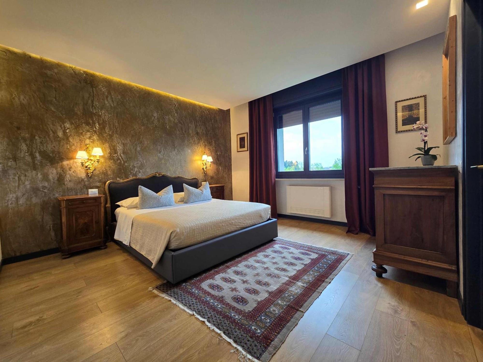 Art Garage Varese Biandronno Экстерьер фото