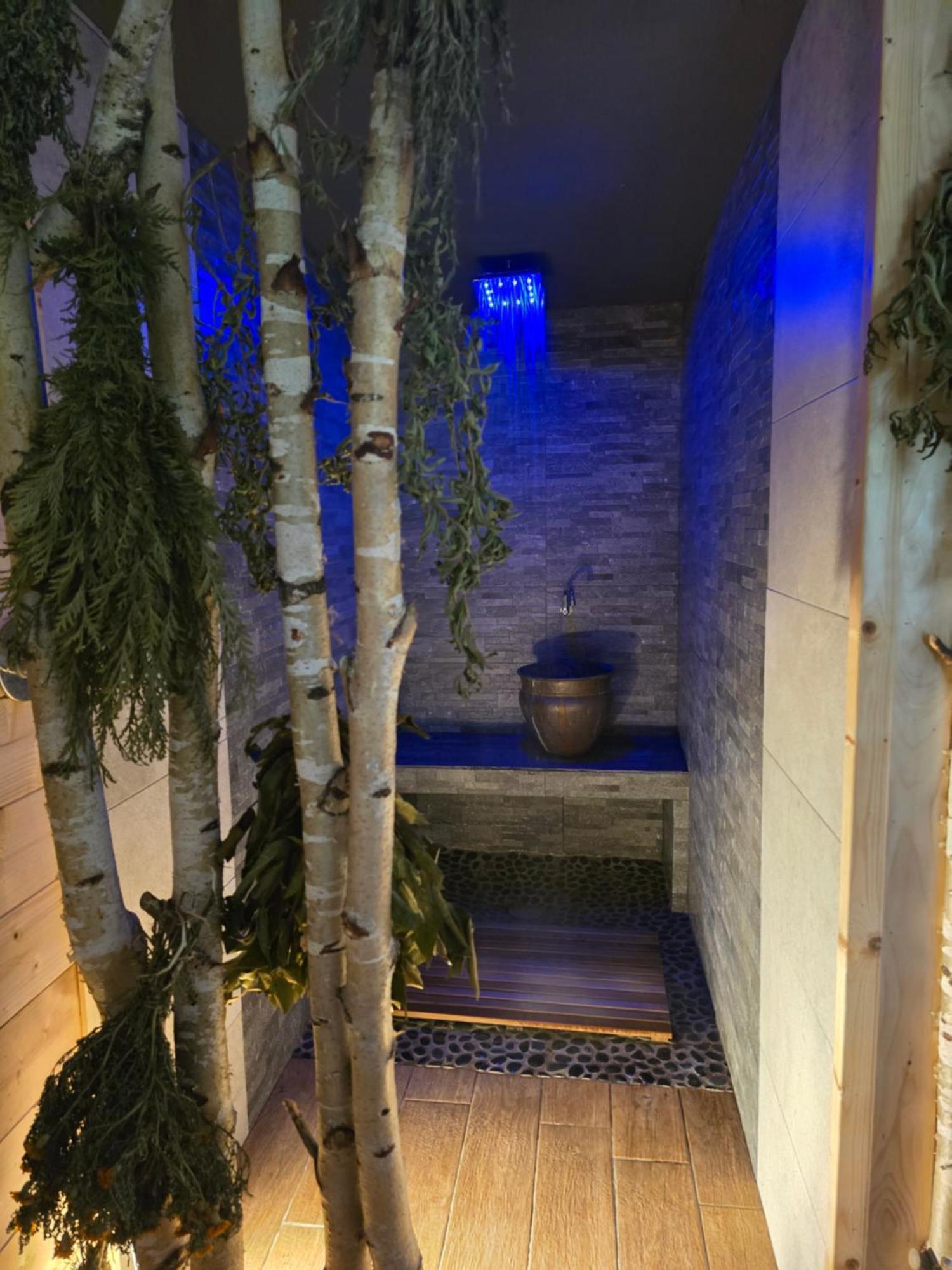 Art Garage Varese Biandronno Экстерьер фото